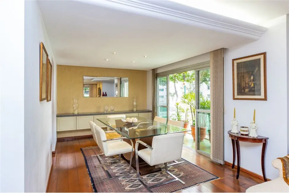 Foto 6 de Apartamento com 3 quartos à venda, 214m2 em Itaim Bibi, São Paulo - SP