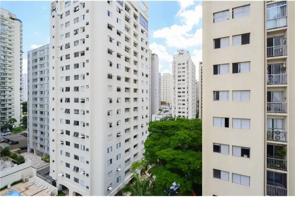 Foto 2 de Apartamento com 2 quartos à venda, 70m2 em Moema, São Paulo - SP