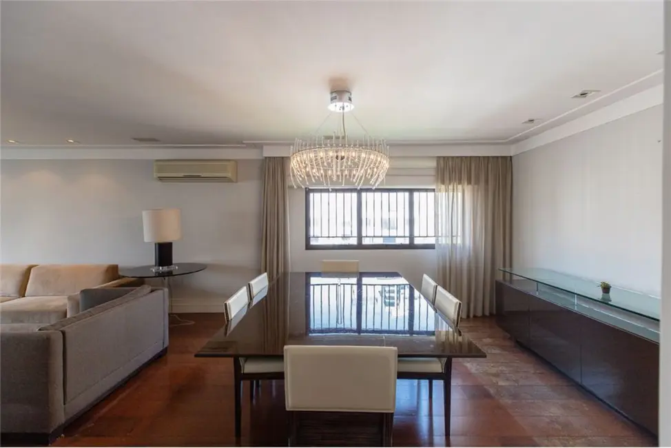 Apartamento com 3 quartos à venda, 230m2 em Moema, São Paulo - SP - imagem 5 Foto 5 de Apartamento com 3 quartos à venda, 230m2 em Moema, São Paulo - SP