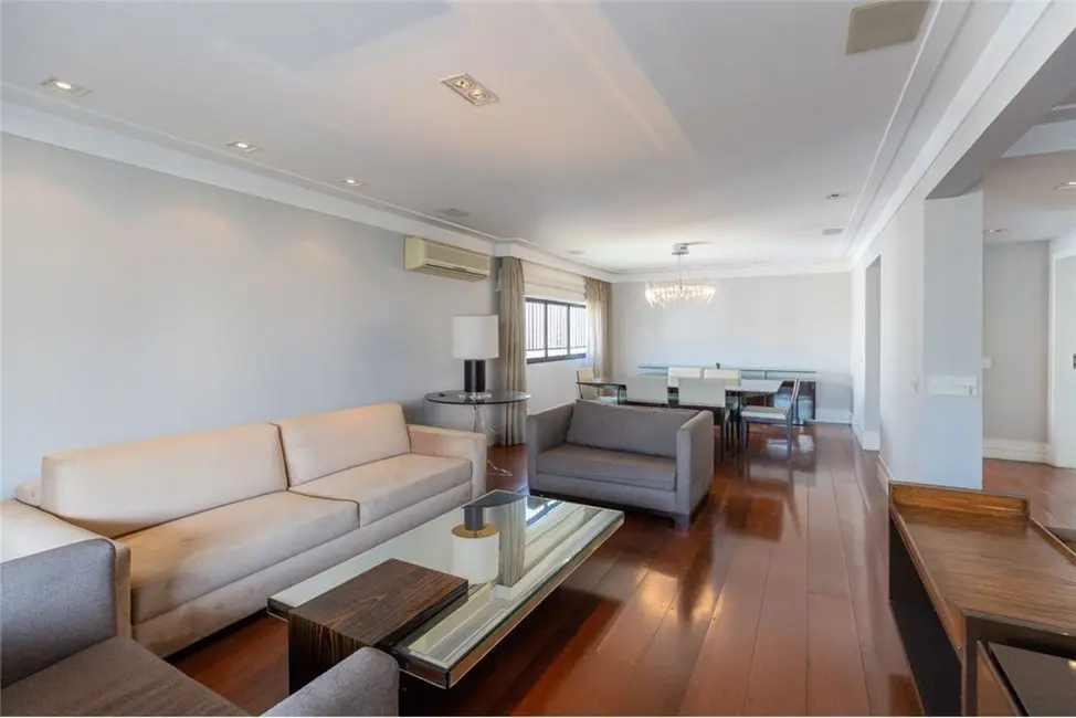 Apartamento com 3 quartos à venda, 230m2 em Moema, São Paulo - SP - imagem 2 Foto 2 de Apartamento com 3 quartos à venda, 230m2 em Moema, São Paulo - SP