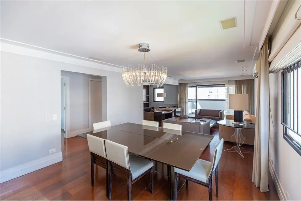 Apartamento com 3 quartos à venda, 230m2 em Moema, São Paulo - SP - imagem 9 Foto 9 de Apartamento com 3 quartos à venda, 230m2 em Moema, São Paulo - SP