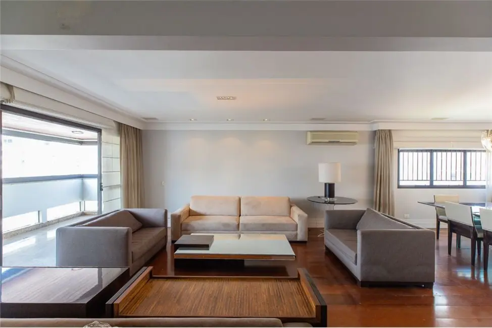 Apartamento com 3 quartos à venda, 230m2 em Moema, São Paulo - SP - imagem 8 Foto 8 de Apartamento com 3 quartos à venda, 230m2 em Moema, São Paulo - SP