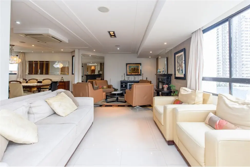 Apartamento com 4 quartos à venda, 202m2 em Moema, São Paulo - SP - imagem 9 Foto 9 de Apartamento com 4 quartos à venda, 202m2 em Moema, São Paulo - SP