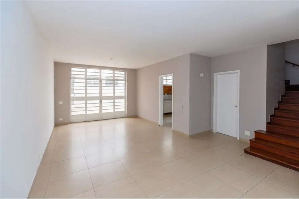 Foto 2 de Casa com 3 quartos à venda, 225m2 em Vila Cordeiro, São Paulo - SP
