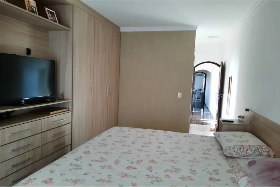 Foto 9 de Casa com 3 quartos à venda, 225m2 em Jardim Nice, São Paulo - SP