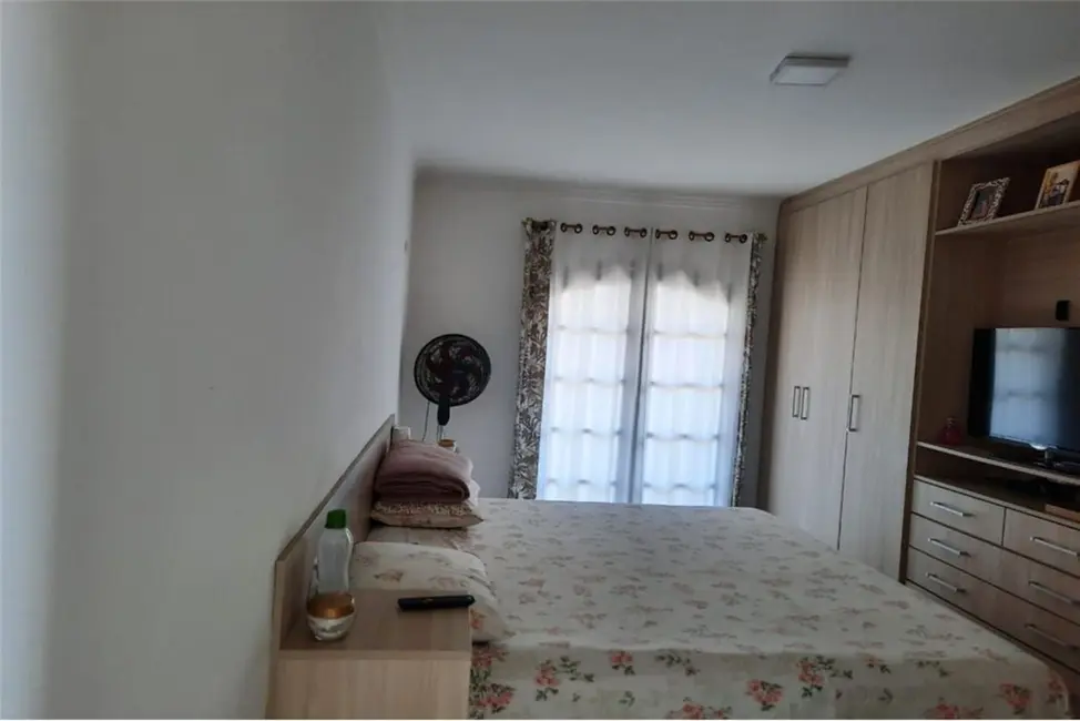 Foto 6 de Casa com 3 quartos à venda, 225m2 em Jardim Nice, São Paulo - SP