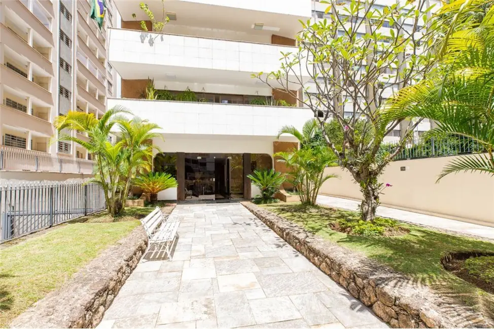 Foto 2 de Apartamento com 4 quartos à venda, 240m2 em Higienópolis, São Paulo - SP