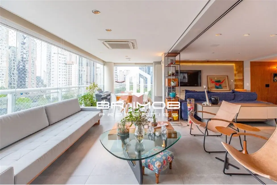 Foto 8 de Apartamento com 3 quartos à venda, 201m2 em Itaim Bibi, São Paulo - SP