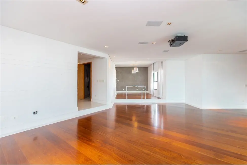 Apartamento com 4 quartos à venda, 255m2 em Moema, São Paulo - SP - imagem 9 Foto 9 de Apartamento com 4 quartos à venda, 255m2 em Moema, São Paulo - SP