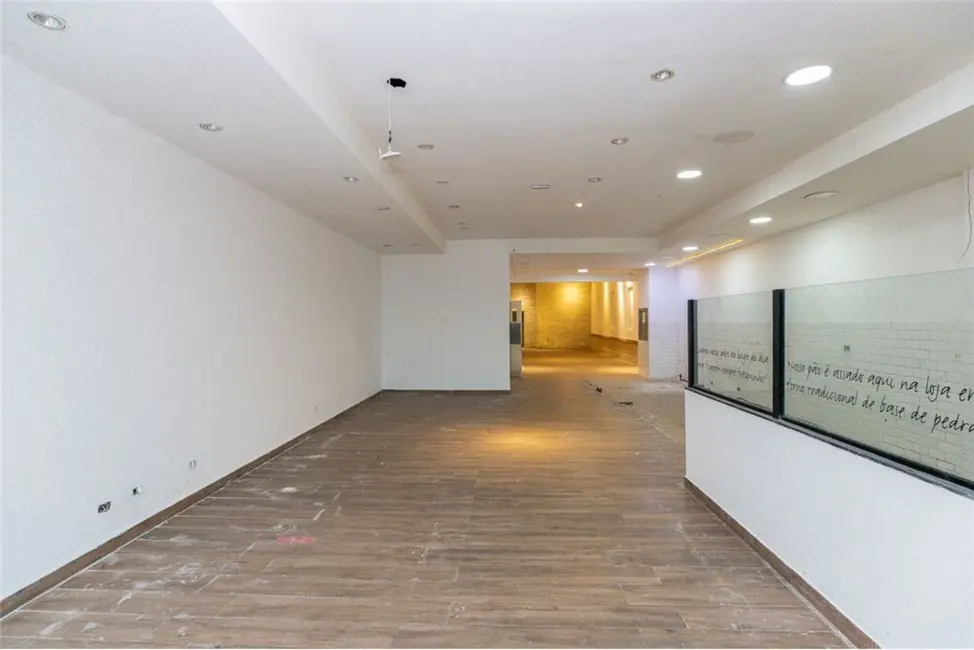 Casa com 8 quartos à venda, 1130m2 em Higienópolis, São Paulo - SP - imagem 5 Foto 5 de Casa com 8 quartos à venda, 1130m2 em Higienópolis, São Paulo - SP