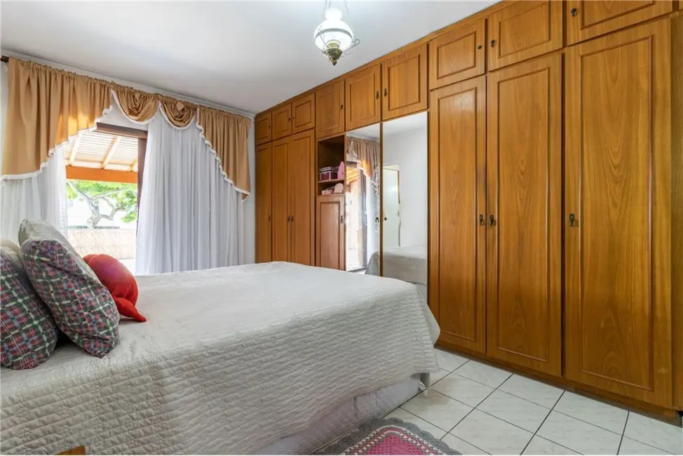 Foto 9 de Casa com 4 quartos à venda, 170m2 em Jardim Guanca, São Paulo - SP