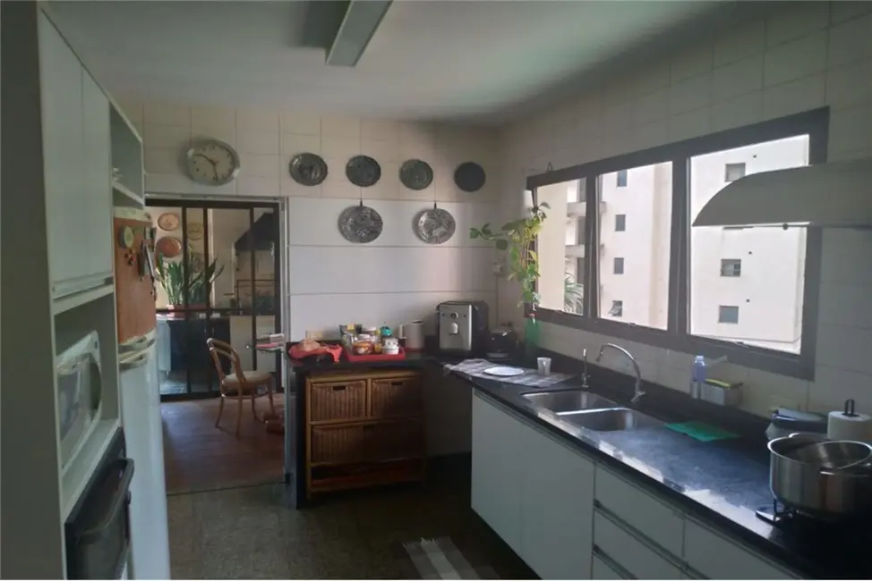 Foto 2 de Apartamento com 4 quartos à venda, 226m2 em Vila Suzana, São Paulo - SP
