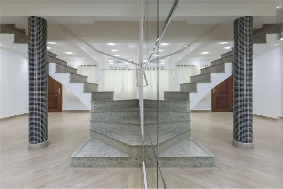 Casa com 3 quartos à venda, 270m2 em Cambuci, São Paulo - SP - imagem 4 Foto 4 de Casa com 3 quartos à venda, 270m2 em Cambuci, São Paulo - SP