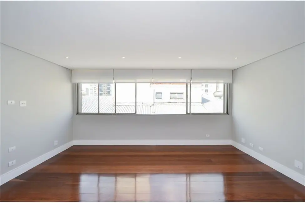 Apartamento com 3 quartos à venda, 137m2 em Itaim Bibi, São Paulo - SP - imagem 1 Foto 1 de Apartamento com 3 quartos à venda, 137m2 em Itaim Bibi, São Paulo - SP