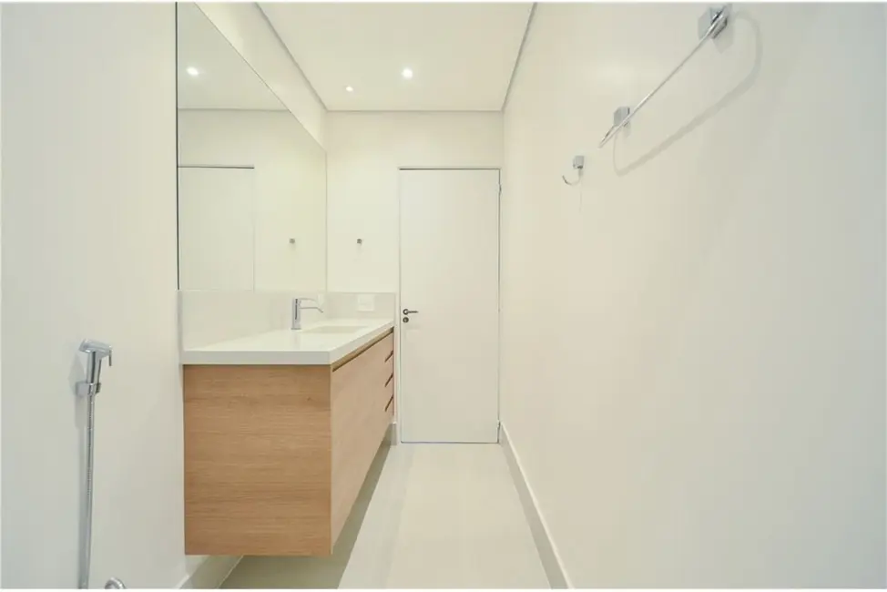 Apartamento com 3 quartos à venda, 137m2 em Itaim Bibi, São Paulo - SP - imagem 8 Foto 8 de Apartamento com 3 quartos à venda, 137m2 em Itaim Bibi, São Paulo - SP