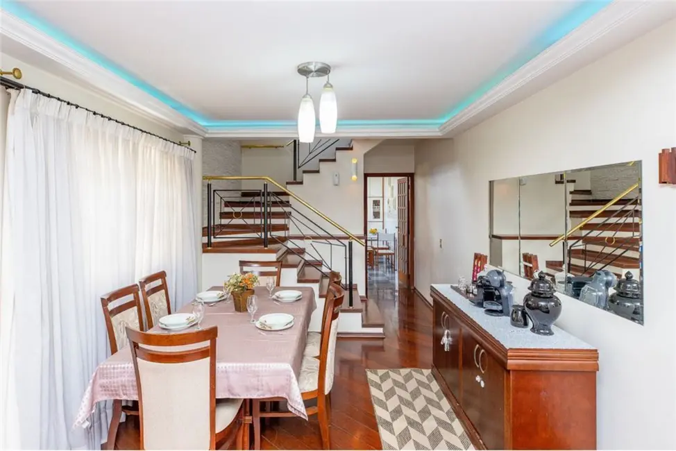 Foto 3 de Casa com 3 quartos à venda, 180m2 em Vila Marari, São Paulo - SP