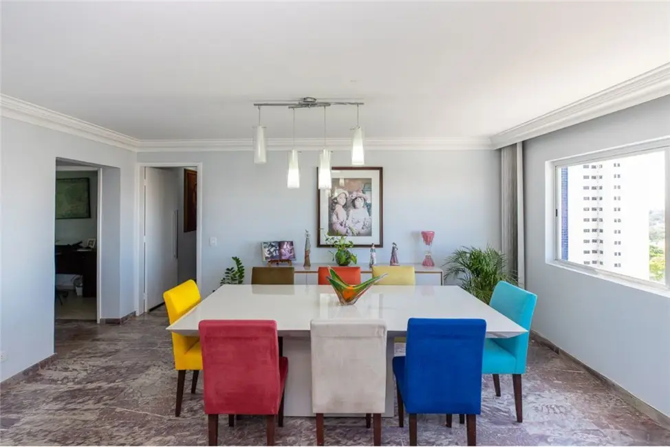 Apartamento com 3 quartos à venda, 135m2 em Moema, São Paulo - SP - imagem 7 Foto 7 de Apartamento com 3 quartos à venda, 135m2 em Moema, São Paulo - SP