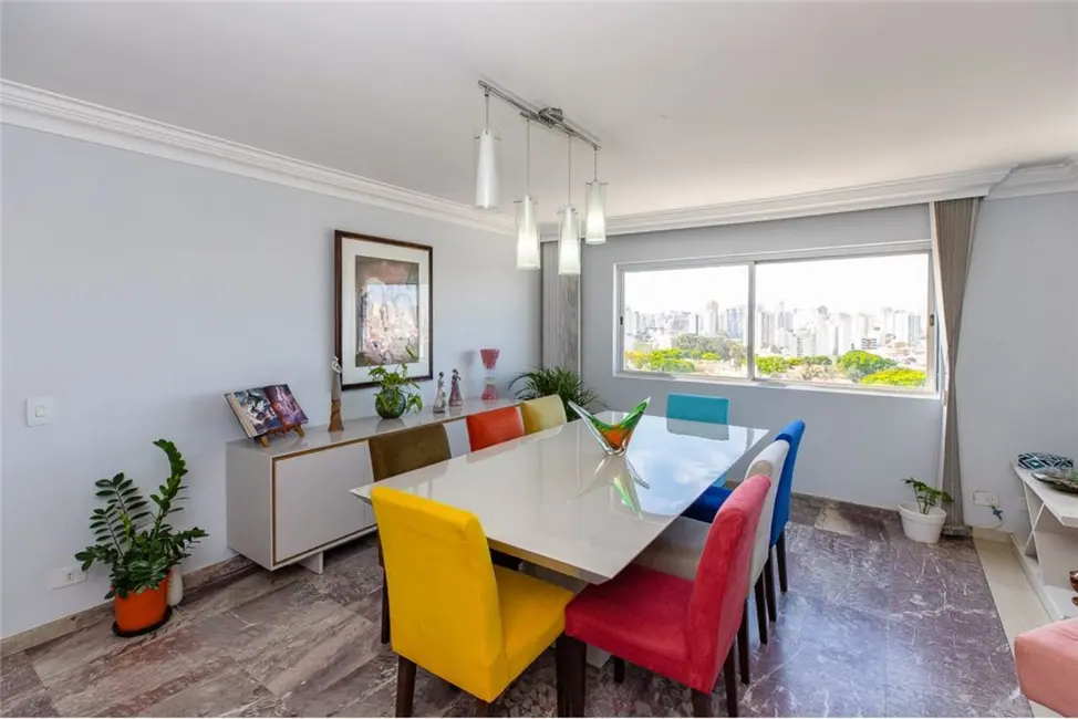 Apartamento com 3 quartos à venda, 135m2 em Moema, São Paulo - SP - imagem 2 Foto 2 de Apartamento com 3 quartos à venda, 135m2 em Moema, São Paulo - SP