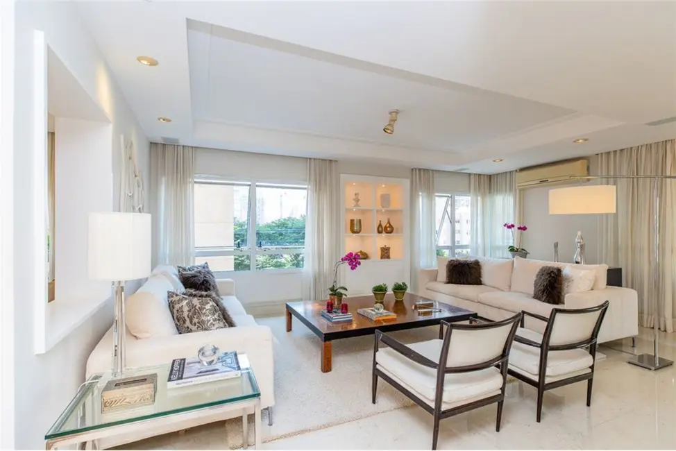 Apartamento com 3 quartos à venda, 243m2 em Vila Uberabinha, São Paulo - SP - imagem 2 Foto 2 de Apartamento com 3 quartos à venda, 243m2 em Vila Uberabinha, São Paulo - SP