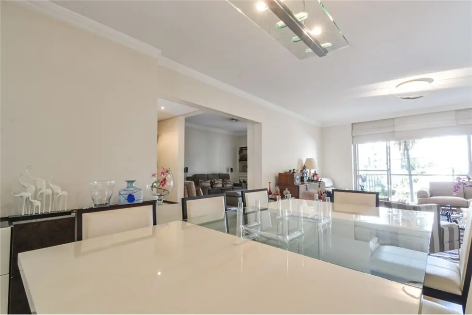 Apartamento com 3 quartos à venda, 176m2 em Moema, São Paulo - SP - imagem 9 Foto 9 de Apartamento com 3 quartos à venda, 176m2 em Moema, São Paulo - SP