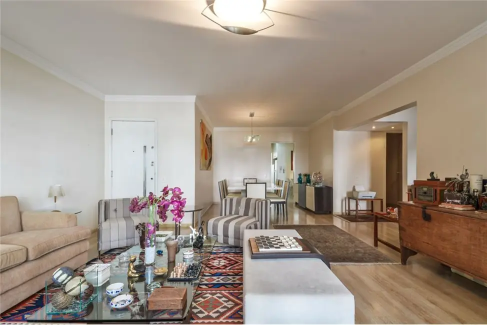 Apartamento com 3 quartos à venda, 176m2 em Moema, São Paulo - SP - imagem 6 Foto 6 de Apartamento com 3 quartos à venda, 176m2 em Moema, São Paulo - SP