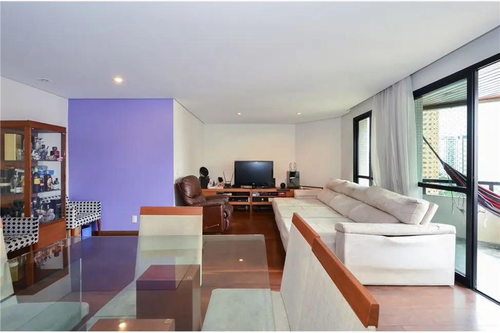Apartamento com 3 quartos à venda, 130m2 em Moema, São Paulo - SP - imagem 1 Foto 1 de Apartamento com 3 quartos à venda, 130m2 em Moema, São Paulo - SP