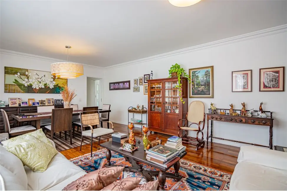 Apartamento com 3 quartos à venda, 142m2 em Higienópolis, São Paulo - SP - imagem 4 Foto 4 de Apartamento com 3 quartos à venda, 142m2 em Higienópolis, São Paulo - SP