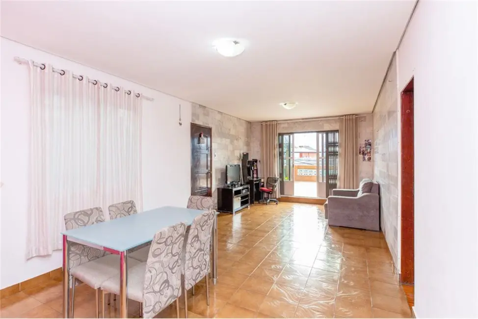 Casa com 3 quartos à venda, 210m2 em Cidade Domitila, São Paulo - SP - imagem 2 Foto 2 de Casa com 3 quartos à venda, 210m2 em Cidade Domitila, São Paulo - SP