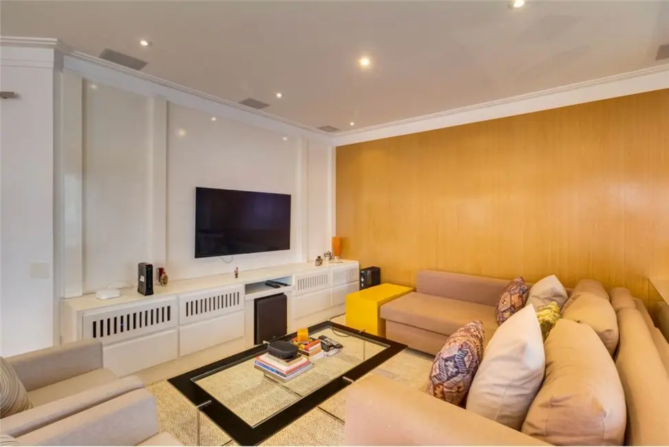 Apartamento com 3 quartos à venda, 135m2 em Aclimação, São Paulo - SP - imagem 2 Foto 2 de Apartamento com 3 quartos à venda, 135m2 em Aclimação, São Paulo - SP