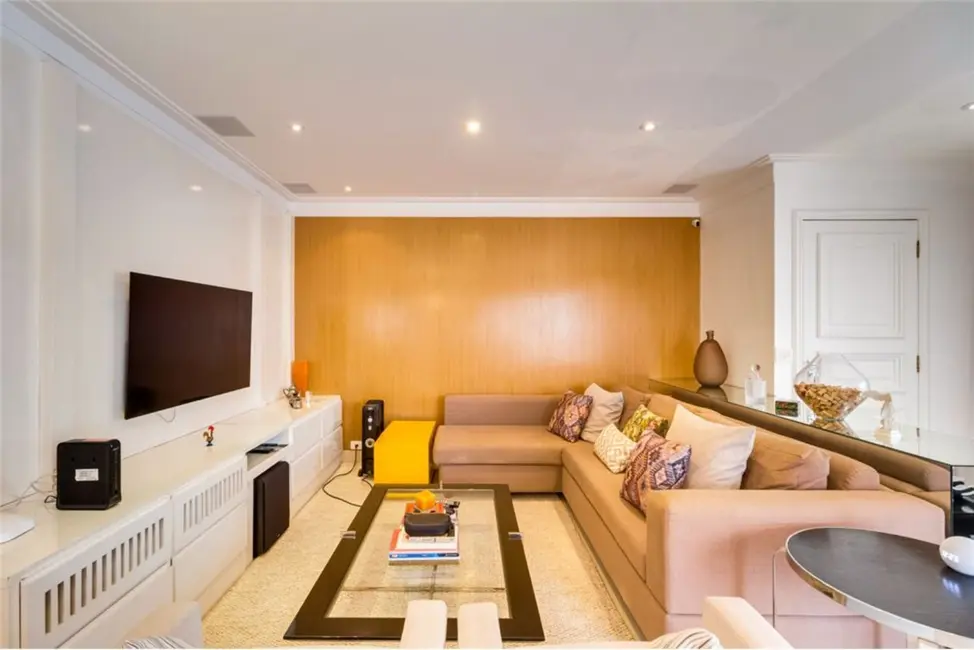 Apartamento com 3 quartos à venda, 135m2 em Aclimação, São Paulo - SP - imagem 5 Foto 5 de Apartamento com 3 quartos à venda, 135m2 em Aclimação, São Paulo - SP