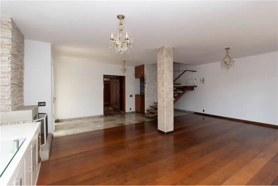 Casa com 4 quartos à venda, 256m2 em Planalto Paulista, São Paulo - SP - imagem 2 Foto 2 de Casa com 4 quartos à venda, 256m2 em Planalto Paulista, São Paulo - SP