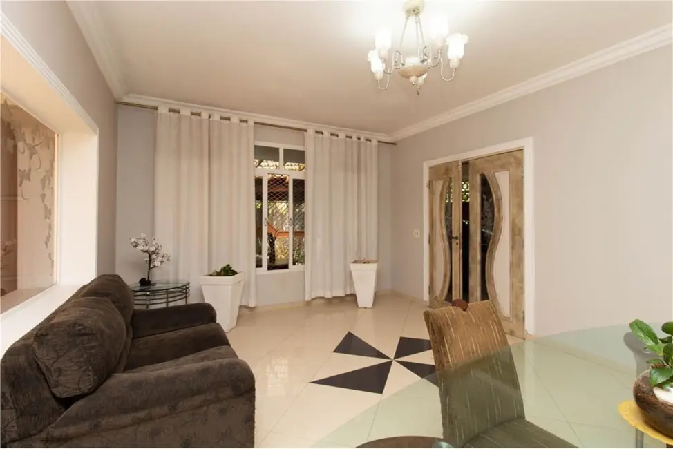 Casa com 5 quartos à venda, 236m2 em Planalto Paulista, São Paulo - SP - imagem 1 Foto 1 de Casa com 5 quartos à venda, 236m2 em Planalto Paulista, São Paulo - SP