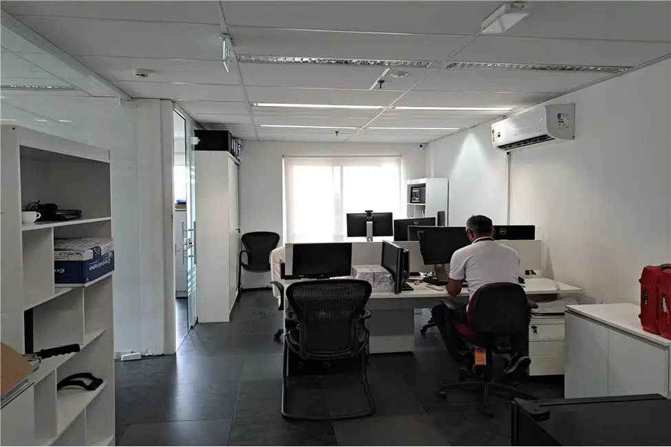 Sala Comercial à venda, 130m2 em Santo Amaro, São Paulo - SP - imagem 6 Foto 6 de Sala Comercial à venda, 130m2 em Santo Amaro, São Paulo - SP