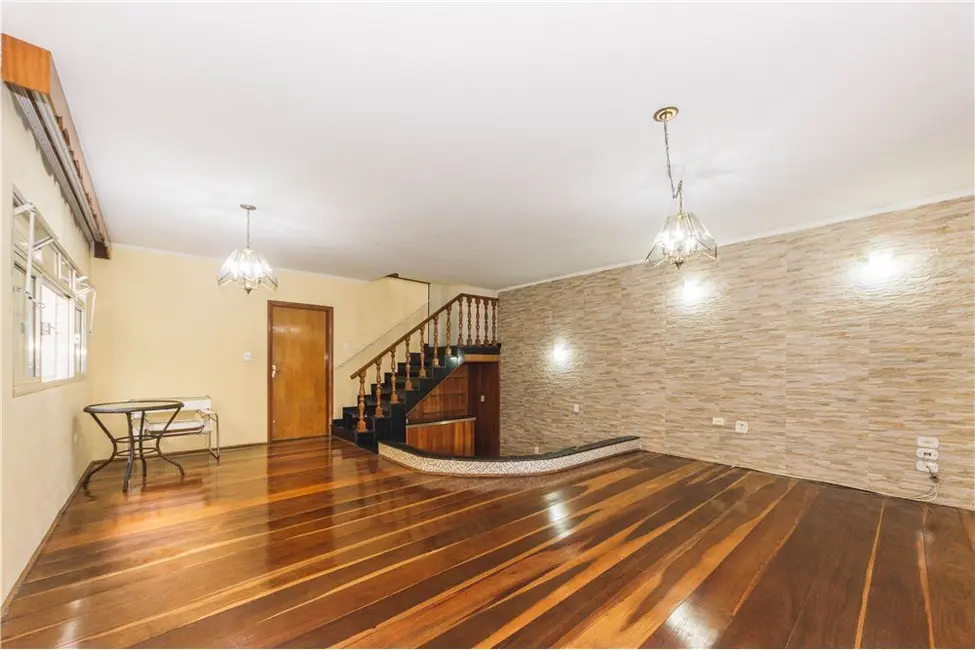 Casa com 3 quartos à venda, 221m2 em Vila Antonieta, São Paulo - SP - imagem 1 Foto 1 de Casa com 3 quartos à venda, 221m2 em Vila Antonieta, São Paulo - SP