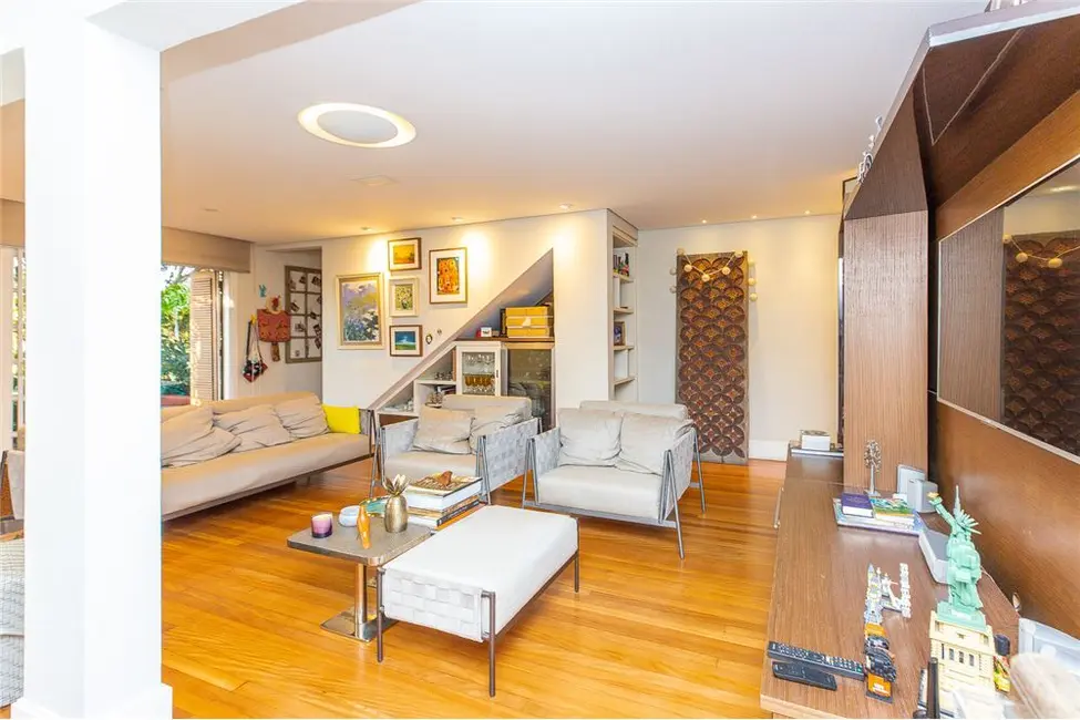 Foto 9 de Casa com 3 quartos à venda, 220m2 em Real Parque, São Paulo - SP