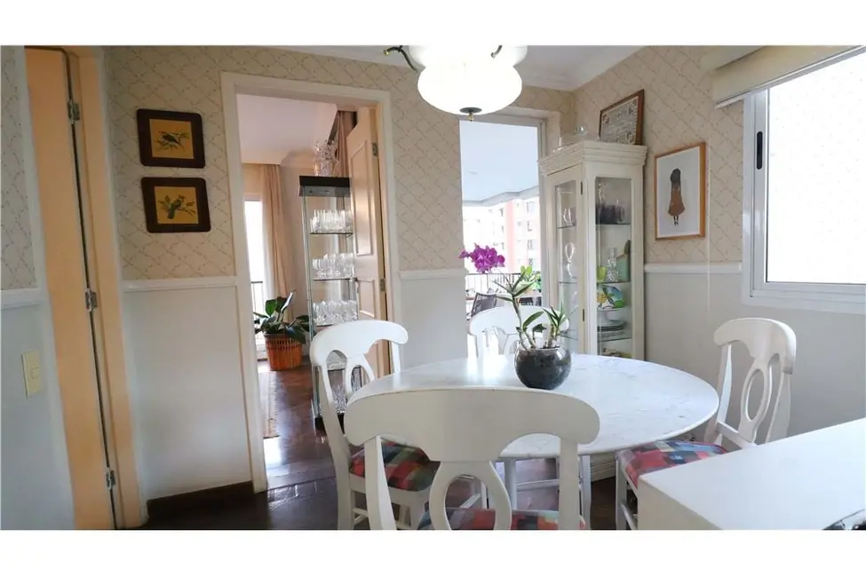 Apartamento com 3 quartos à venda, 225m2 em Pinheiros, São Paulo - SP - imagem 9 Foto 9 de Apartamento com 3 quartos à venda, 225m2 em Pinheiros, São Paulo - SP