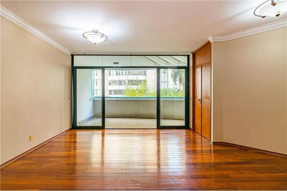 Foto 5 de Apartamento com 4 quartos à venda, 121m2 em Moema, São Paulo - SP