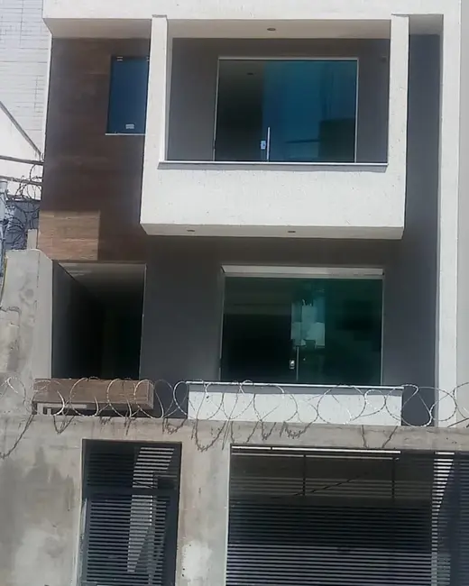 Foto 1 de Casa com 3 quartos à venda, 85m2 em Contagem - MG