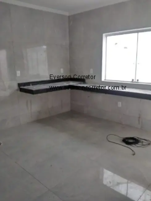 Casa com 4 quartos à venda, 180m2 em Heliópolis, Belo Horizonte - MG - imagem 3 Foto 3 de Casa com 4 quartos à venda, 180m2 em Heliópolis, Belo Horizonte - MG
