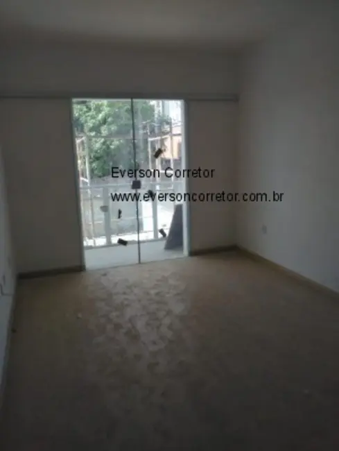 Casa com 4 quartos à venda, 180m2 em Heliópolis, Belo Horizonte - MG - imagem 5 Foto 5 de Casa com 4 quartos à venda, 180m2 em Heliópolis, Belo Horizonte - MG