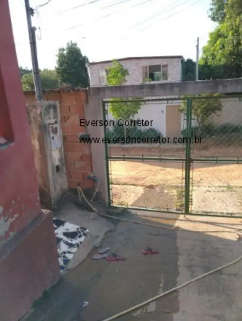 Foto 2 de Casa com 3 quartos à venda, 120m2 em Esmeraldas - MG