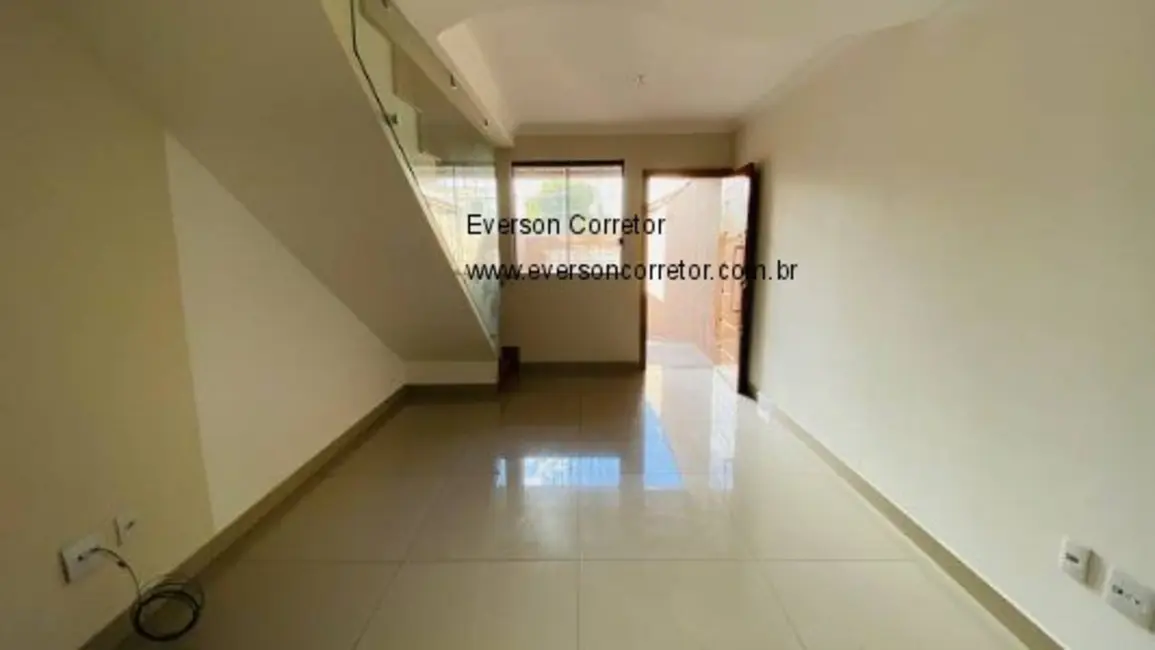 Foto 4 de Casa com 2 quartos à venda, 90m2 em Santa Branca, Belo Horizonte - MG