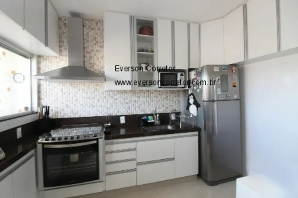 Foto 2 de Apartamento com 4 quartos à venda, 176m2 em Santo Antônio, Belo Horizonte - MG