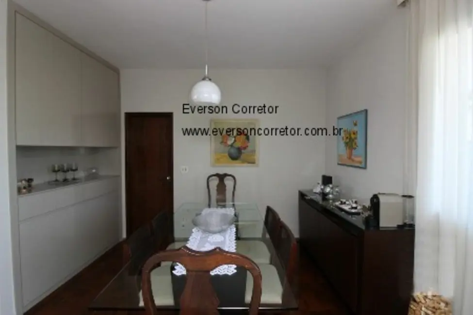 Apartamento com 4 quartos à venda, 176m2 em Santo Antônio, Belo Horizonte - MG - imagem 9 Foto 9 de Apartamento com 4 quartos à venda, 176m2 em Santo Antônio, Belo Horizonte - MG