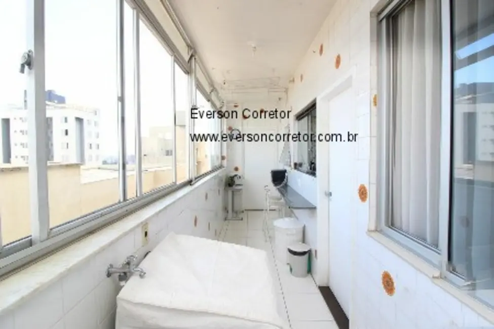 Apartamento com 4 quartos à venda, 176m2 em Santo Antônio, Belo Horizonte - MG - imagem 7 Foto 7 de Apartamento com 4 quartos à venda, 176m2 em Santo Antônio, Belo Horizonte - MG