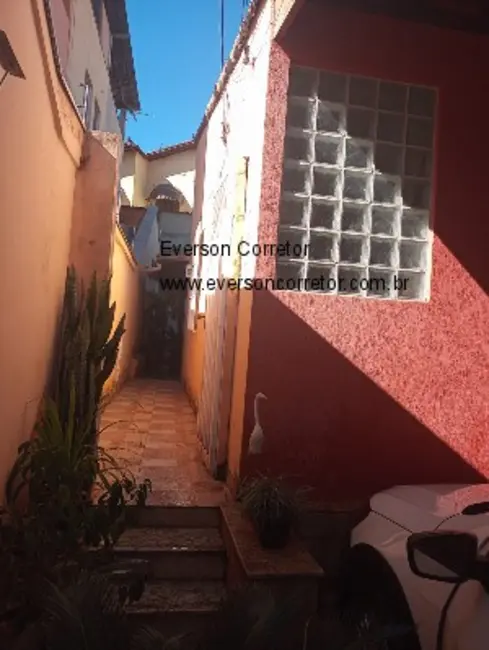 Casa com 3 quartos à venda, 140m2 em Santa Mônica, Belo Horizonte - MG - imagem 3 Foto 3 de Casa com 3 quartos à venda, 140m2 em Santa Mônica, Belo Horizonte - MG