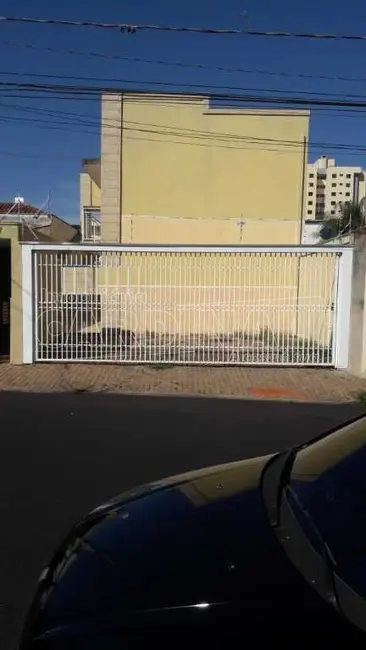 Foto 2 de Kitnet com 12 quartos à venda, 334m2 em Araraquara - SP