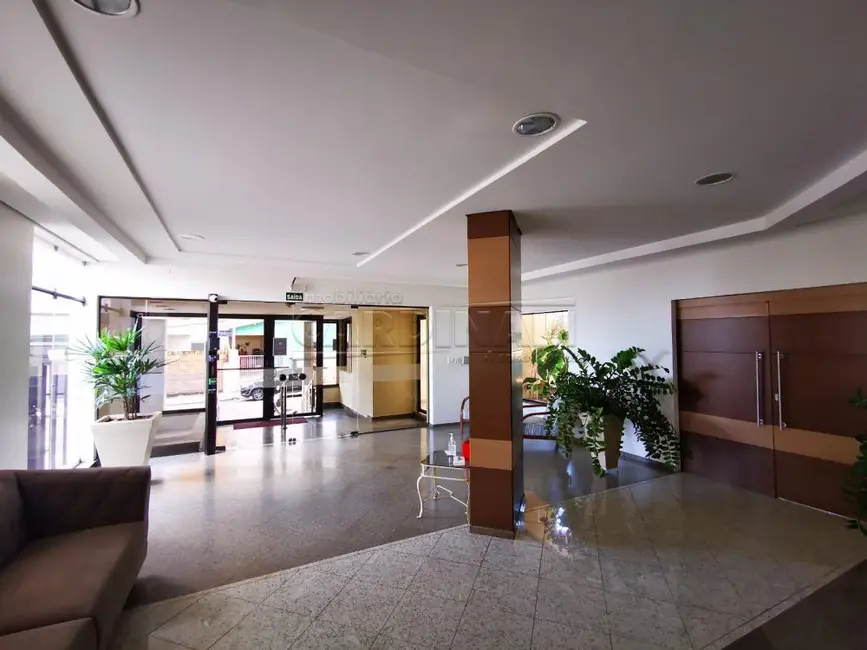 Foto 1 de Apartamento com 3 quartos à venda, 230m2 em Araraquara - SP