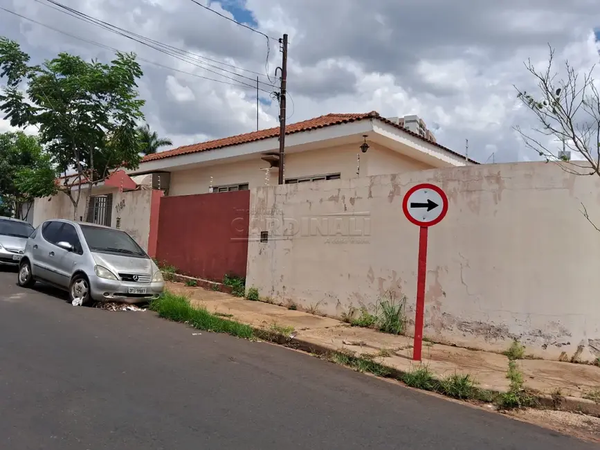 Foto 1 de Casa com 3 quartos para alugar, 153m2 em Araraquara - SP