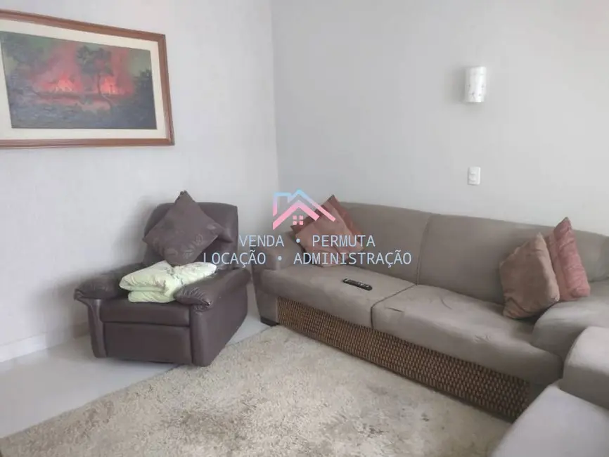 Casa com 3 quartos à venda, 243m2 em Jardim Pacaembu, Jundiai - SP - imagem 3 Foto 3 de Casa com 3 quartos à venda, 243m2 em Jardim Pacaembu, Jundiai - SP